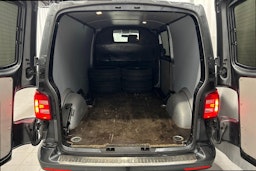 harmaa Volkswagen Transporter 2017 kuva 10.