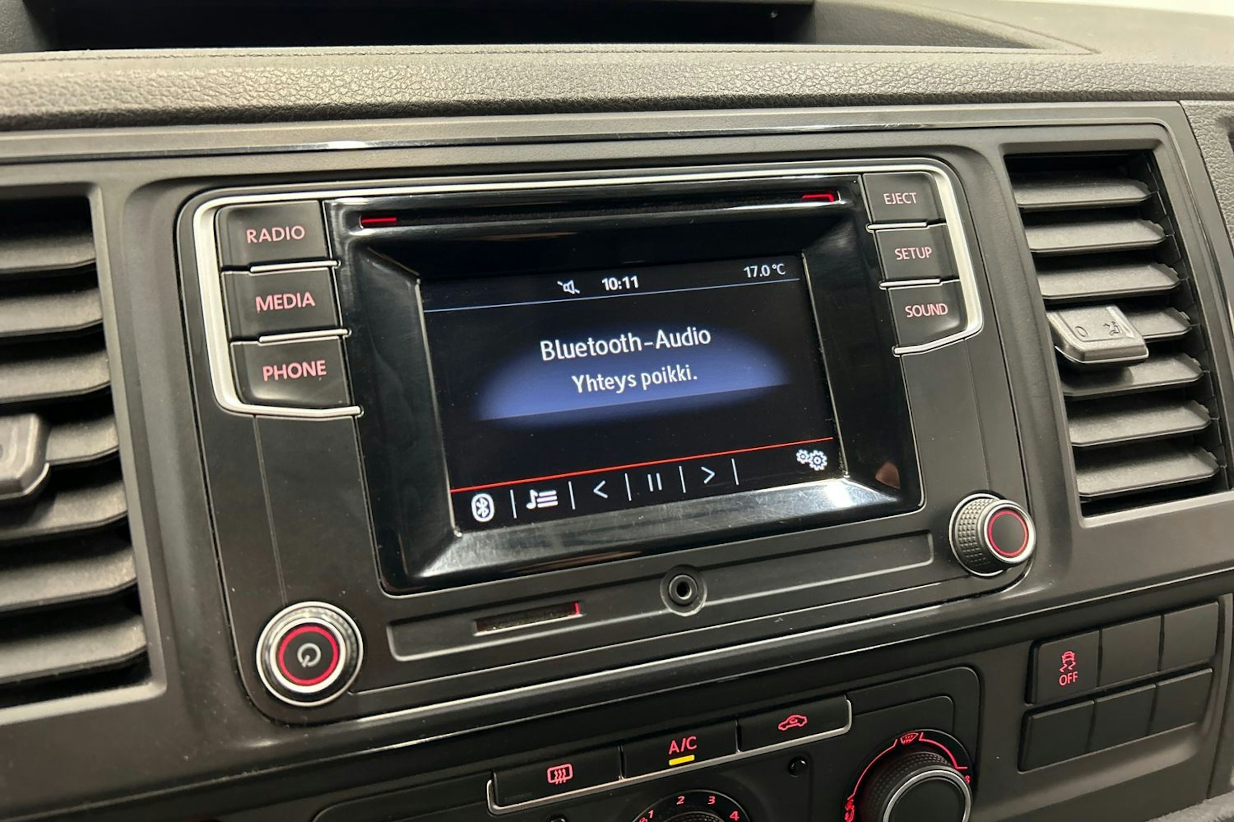 harmaa Volkswagen Transporter 2017 kuva 19.