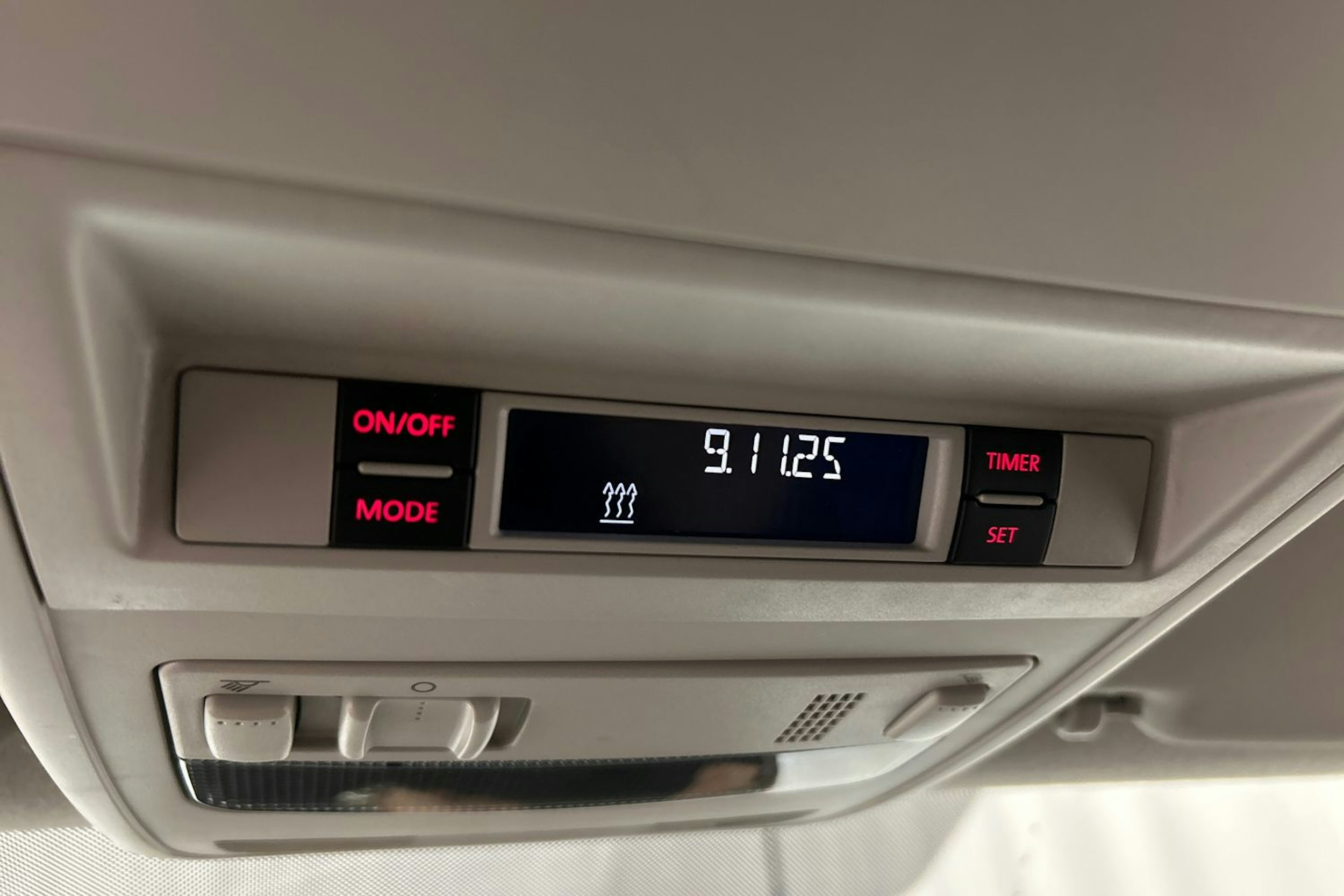 harmaa Volkswagen Transporter 2017 kuva 20.