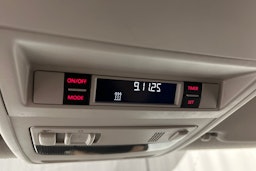 harmaa Volkswagen Transporter 2017 kuva 20.