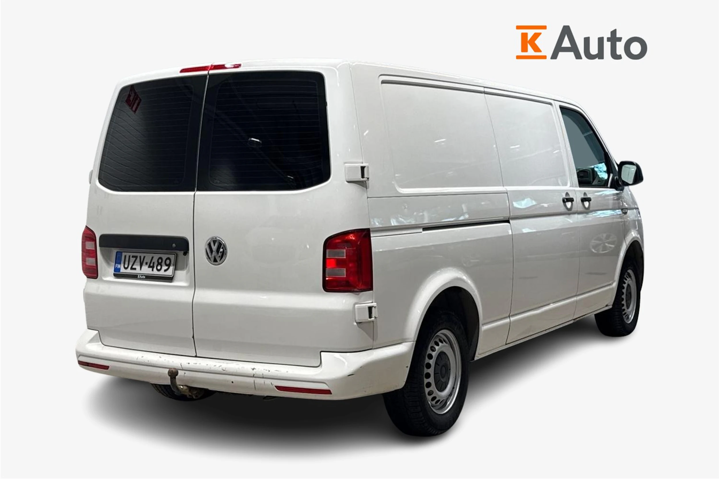 Valkoinen Volkswagen Transporter 2017 kuva 3.
