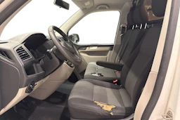 Valkoinen Volkswagen Transporter 2017 kuva 9.