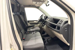 Valkoinen Volkswagen Transporter 2017 kuva 11.