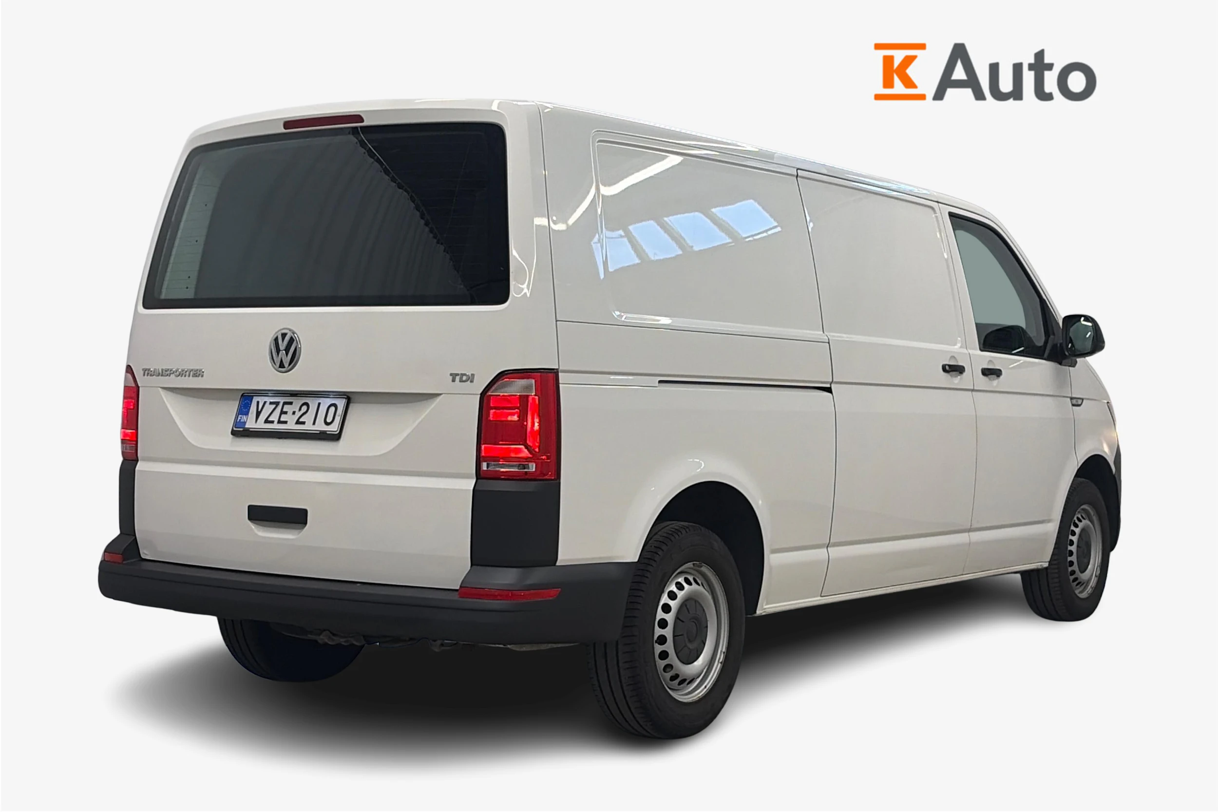 valkoinen Volkswagen Transporter 2017 kuva 2.