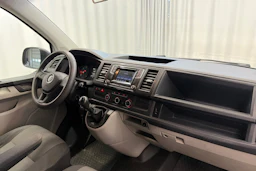 valkoinen Volkswagen Transporter 2017 kuva 13.