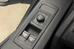 valkoinen Volkswagen Transporter 2017 kuva 18.