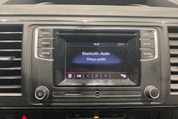 valkoinen Volkswagen Transporter 2017 kuva 18.