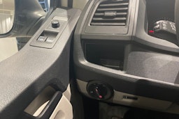 valkoinen Volkswagen Transporter 2017 kuva 19.