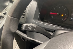 valkoinen Volkswagen Transporter 2017 kuva 20.