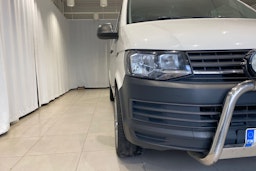 valkoinen Volkswagen Transporter 2017 kuva 26.