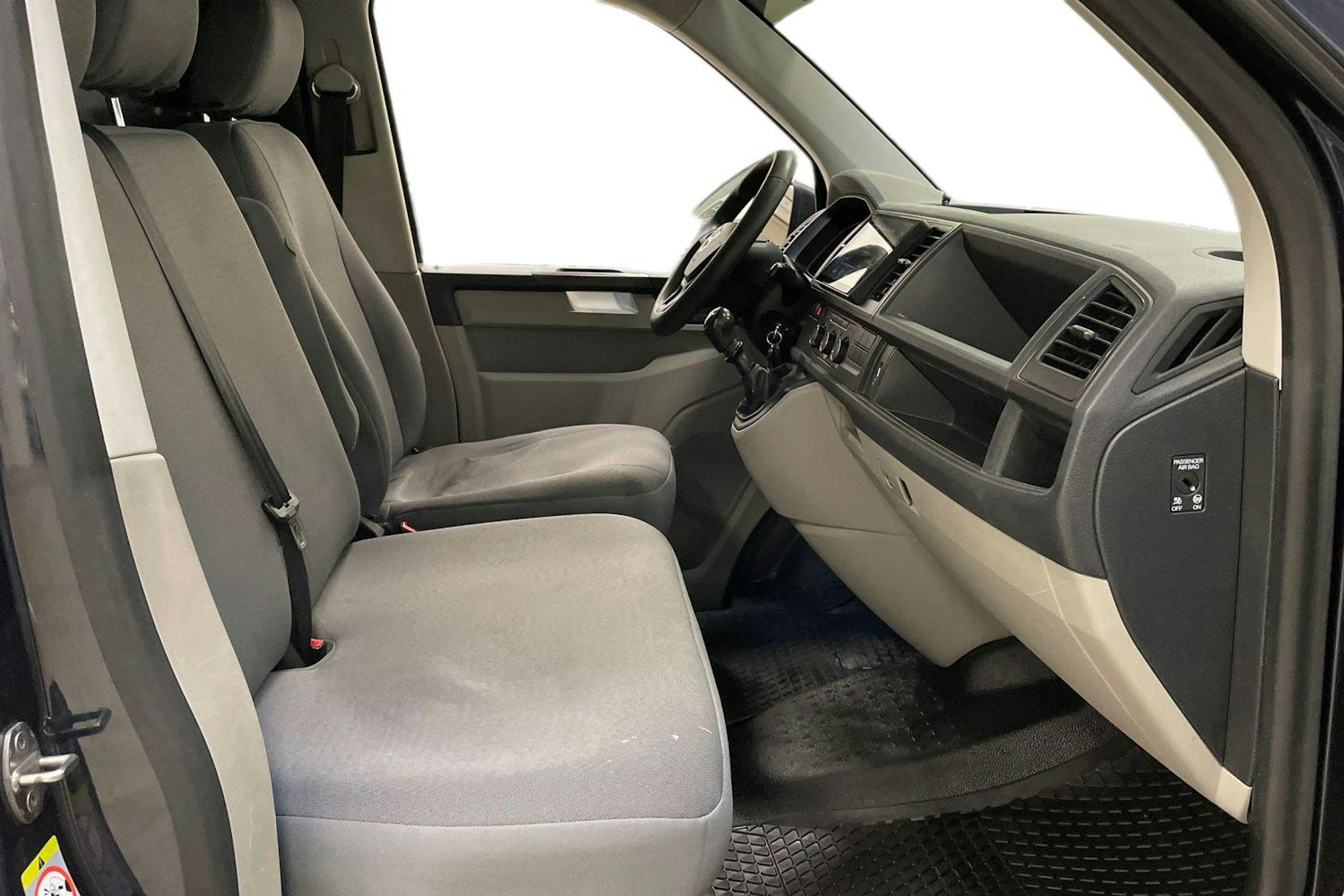 sininen Volkswagen Transporter 2017 kuva 11.