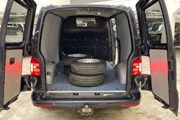 sininen Volkswagen Transporter 2017 kuva 15.