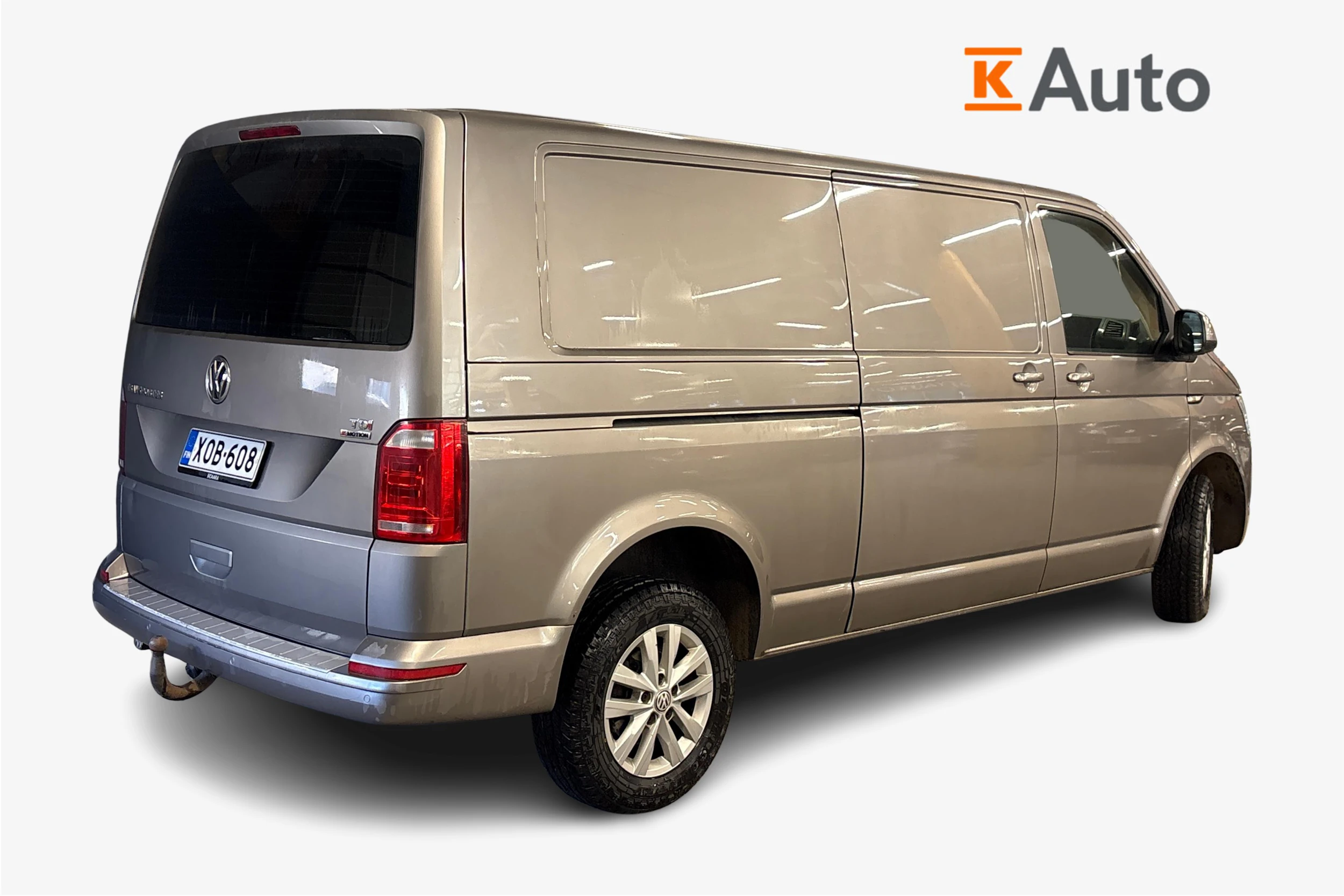 beige Volkswagen Transporter 2017 kuva 2.