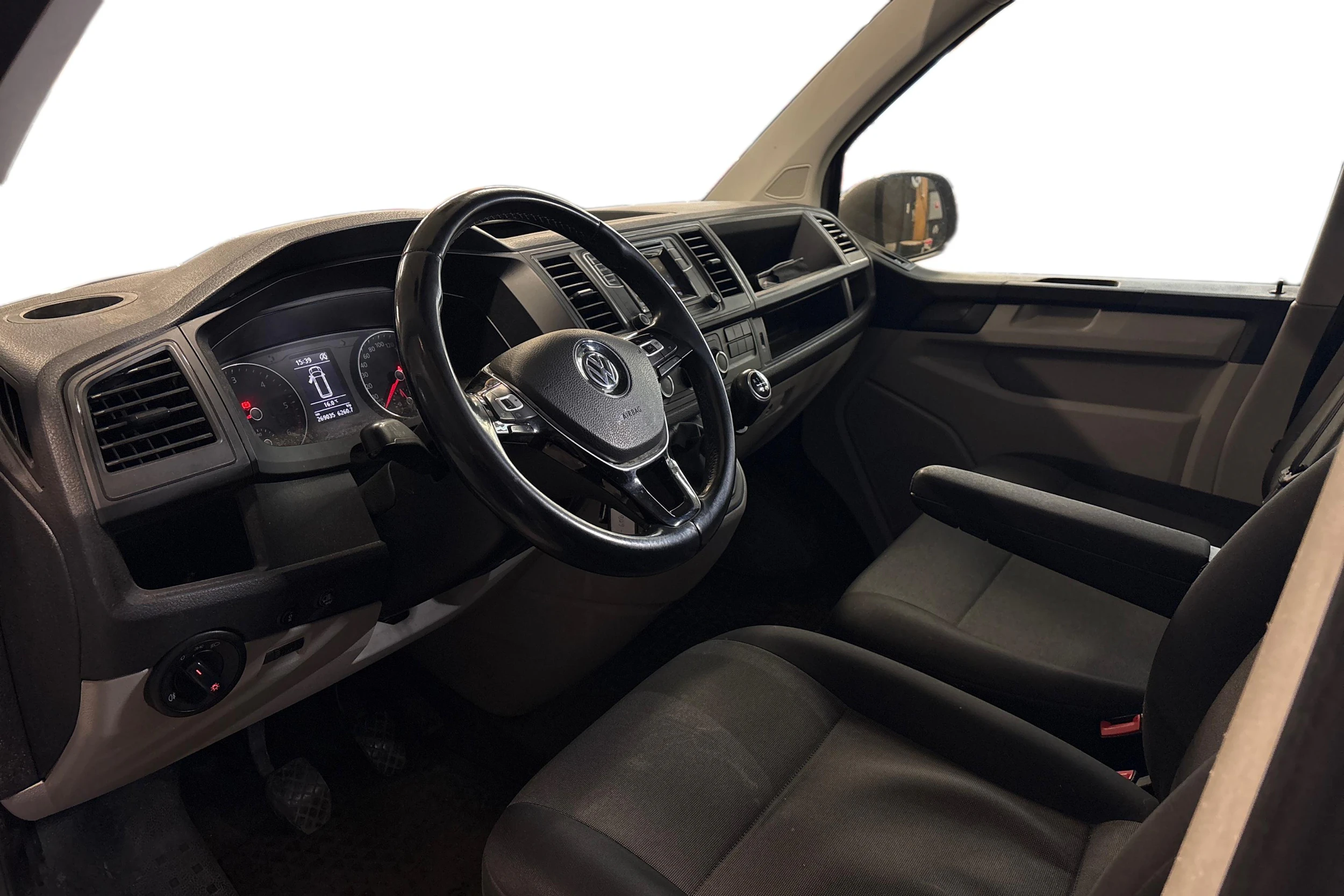 beige Volkswagen Transporter 2017 kuva 3.