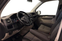beige Volkswagen Transporter 2017 kuva 6.