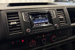beige Volkswagen Transporter 2017 kuva 13.
