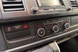 valkoinen Volkswagen Transporter 2017 kuva 17.