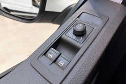 valkoinen Volkswagen Transporter 2017 kuva 18.