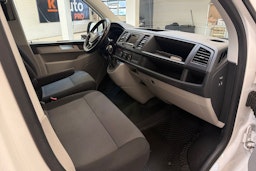 valkoinen Volkswagen Transporter 2017 kuva 20.