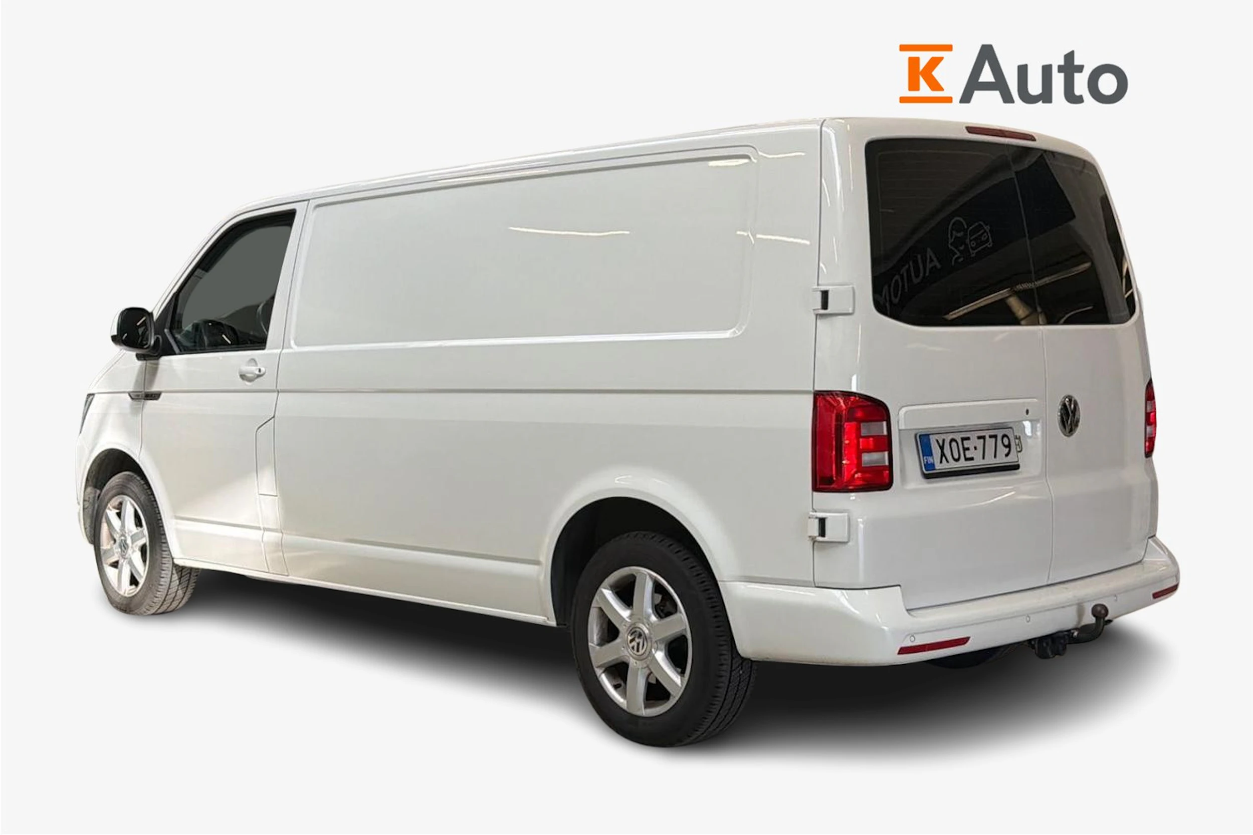 valkoinen Volkswagen Transporter 2017 kuva 2.