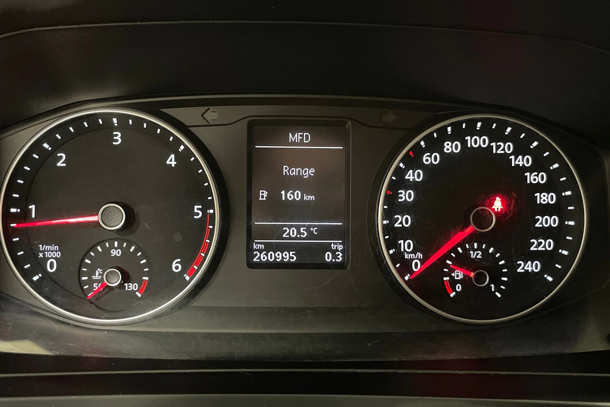 valkoinen Volkswagen Transporter 2017 kuva 16.