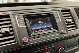 valkoinen Volkswagen Transporter 2017 kuva 17.