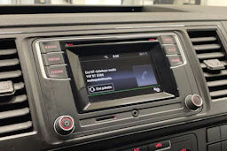 valkoinen Volkswagen Transporter 2017 kuva 19.