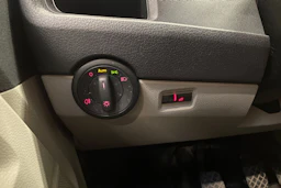 valkoinen Volkswagen Transporter 2017 kuva 23.