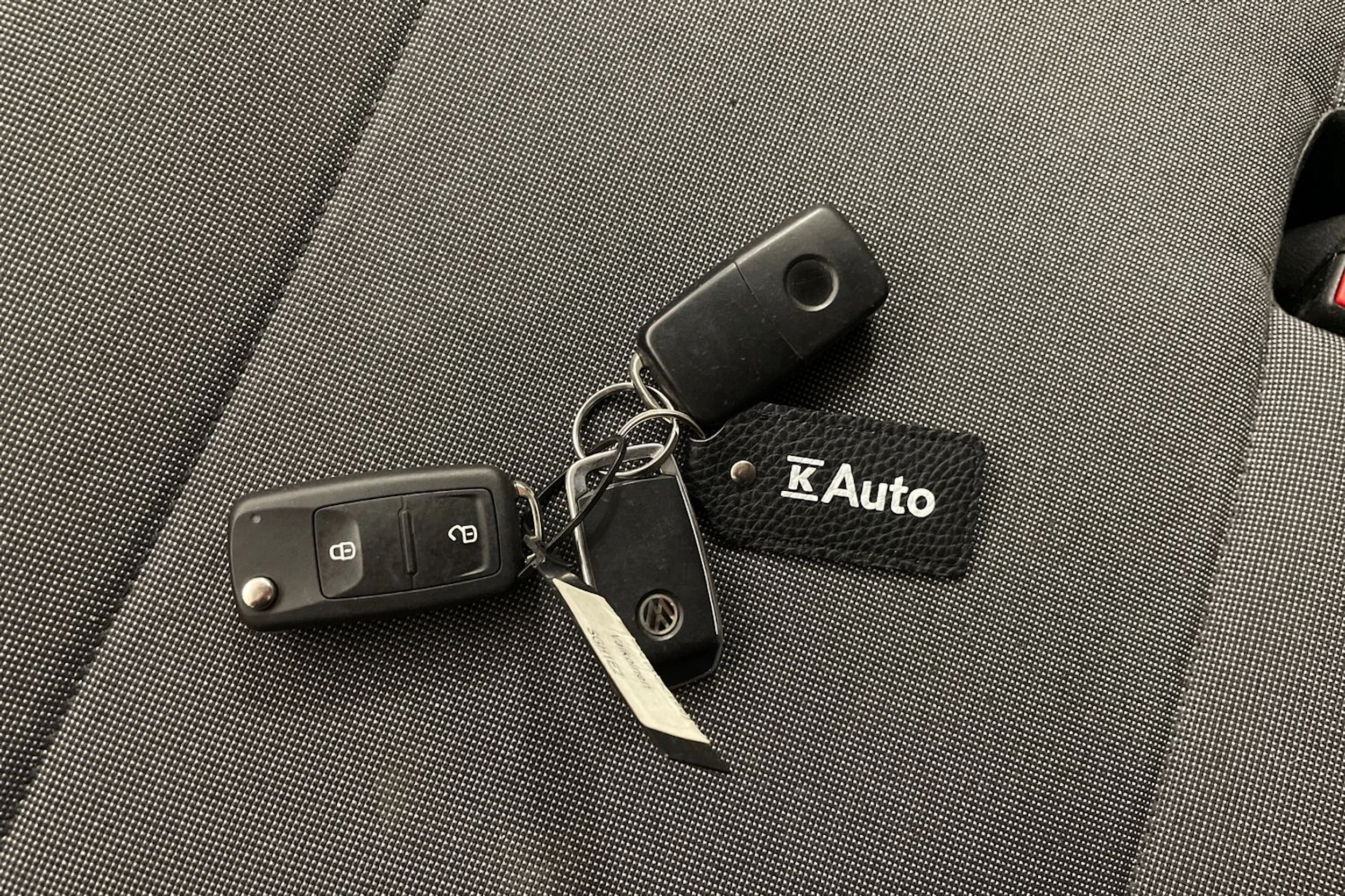 valkoinen Volkswagen Transporter 2017 kuva 26.