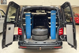 musta Volkswagen Transporter 2017 kuva 14.