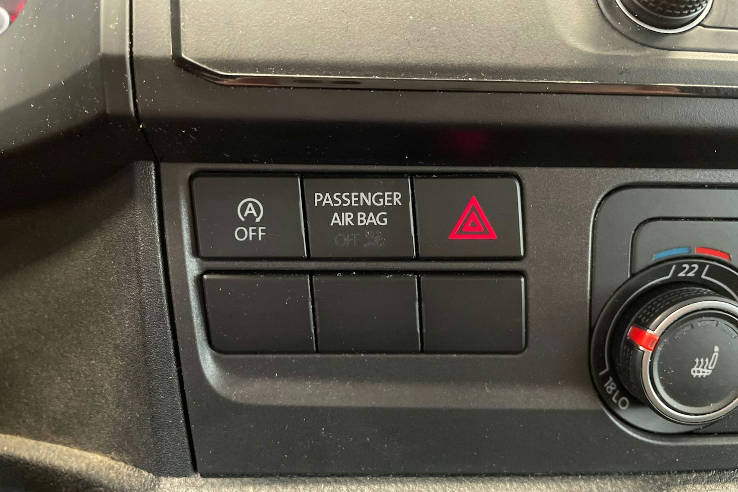 musta Volkswagen Transporter 2017 kuva 26.