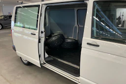 Valkoinen Volkswagen TRANSPORTER 2017 kuva 16.