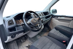 valkoinen Volkswagen Transporter 2017 kuva 3.