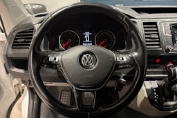 valkoinen Volkswagen Transporter 2018 kuva 11.