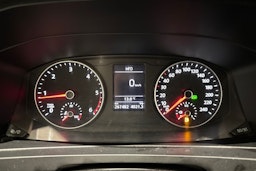 valkoinen Volkswagen Transporter 2018 kuva 12.