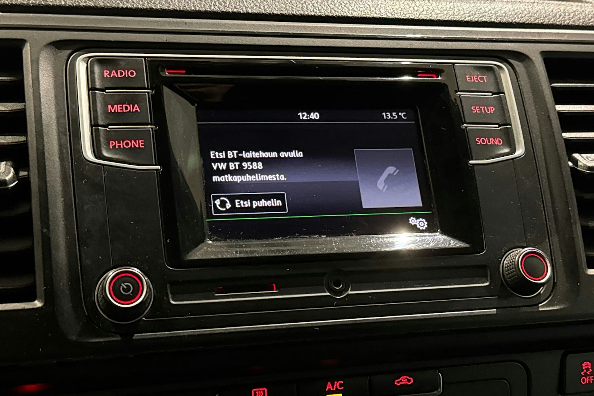 valkoinen Volkswagen Transporter 2018 kuva 14.