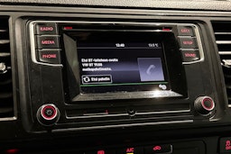 valkoinen Volkswagen Transporter 2018 kuva 14.