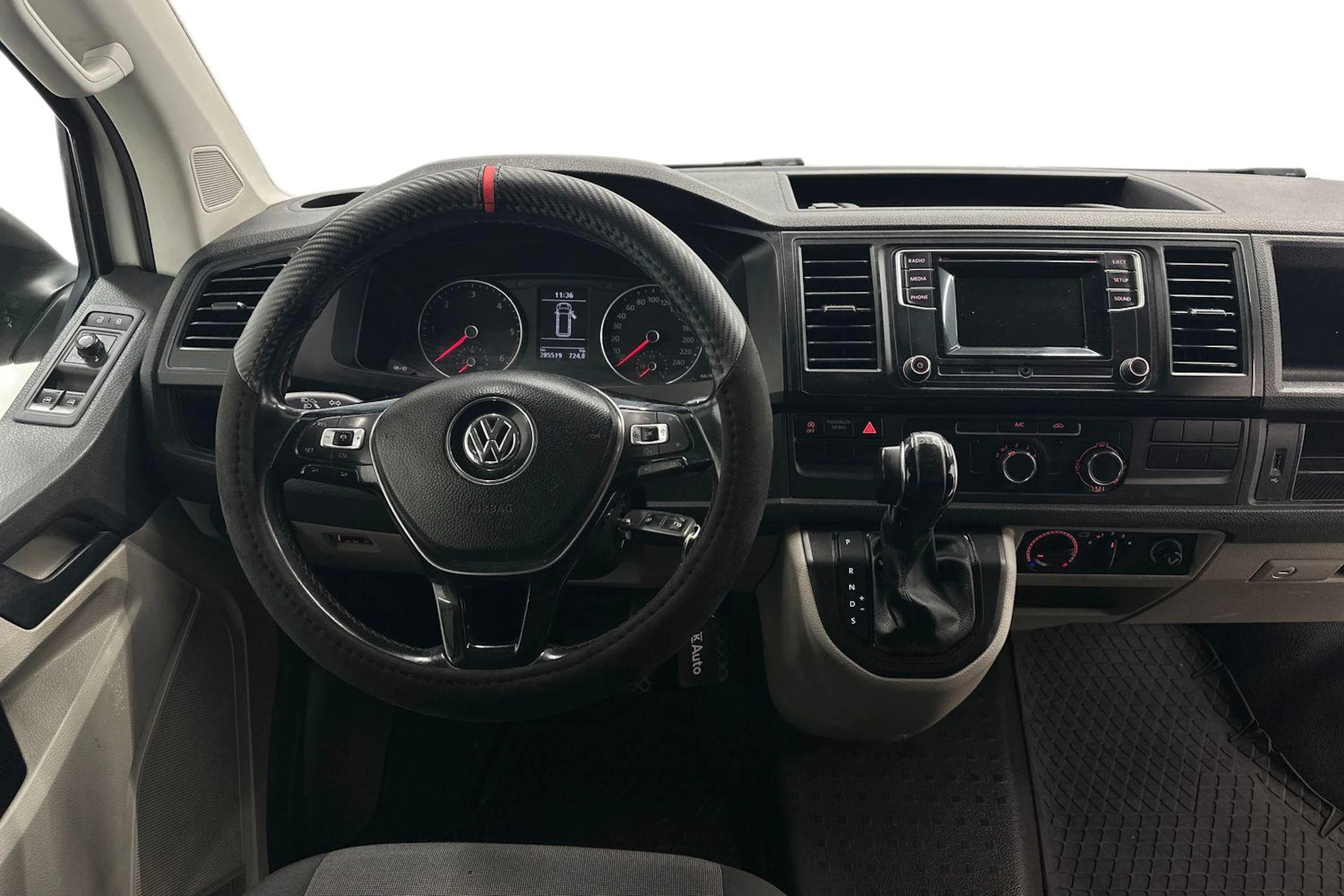 valkoinen Volkswagen Transporter 2017 kuva 7.