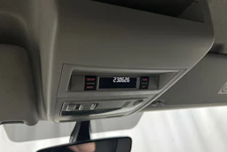 valkoinen Volkswagen Transporter 2017 kuva 20.
