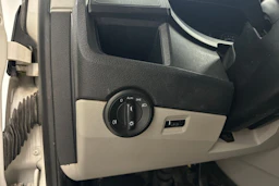 valkoinen Volkswagen Transporter 2017 kuva 21.