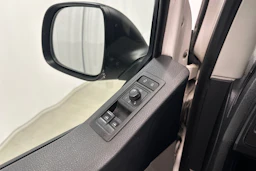 valkoinen Volkswagen Transporter 2017 kuva 22.