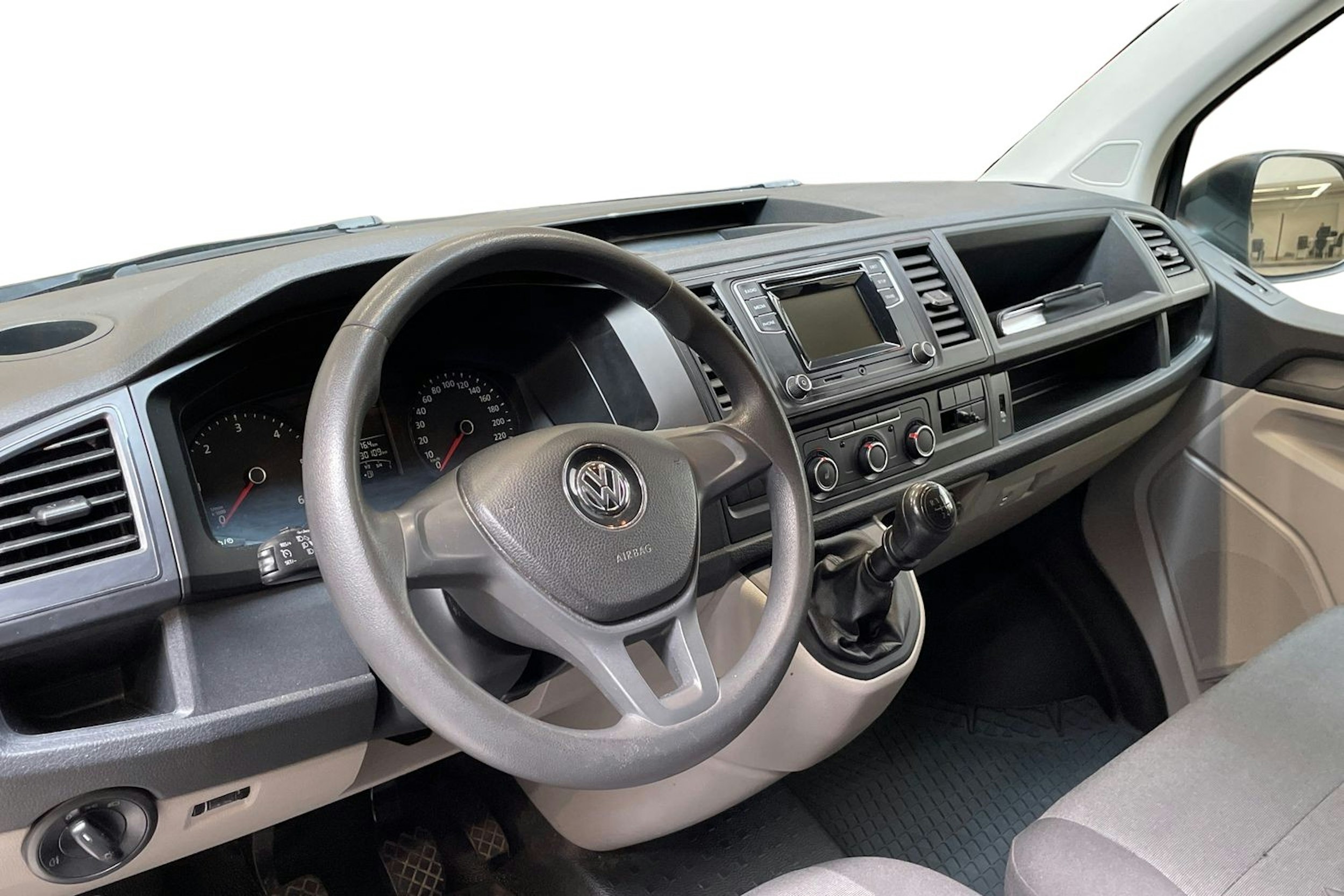 musta Volkswagen Transporter 2017 kuva 9.