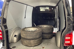 musta Volkswagen Transporter 2017 kuva 15.