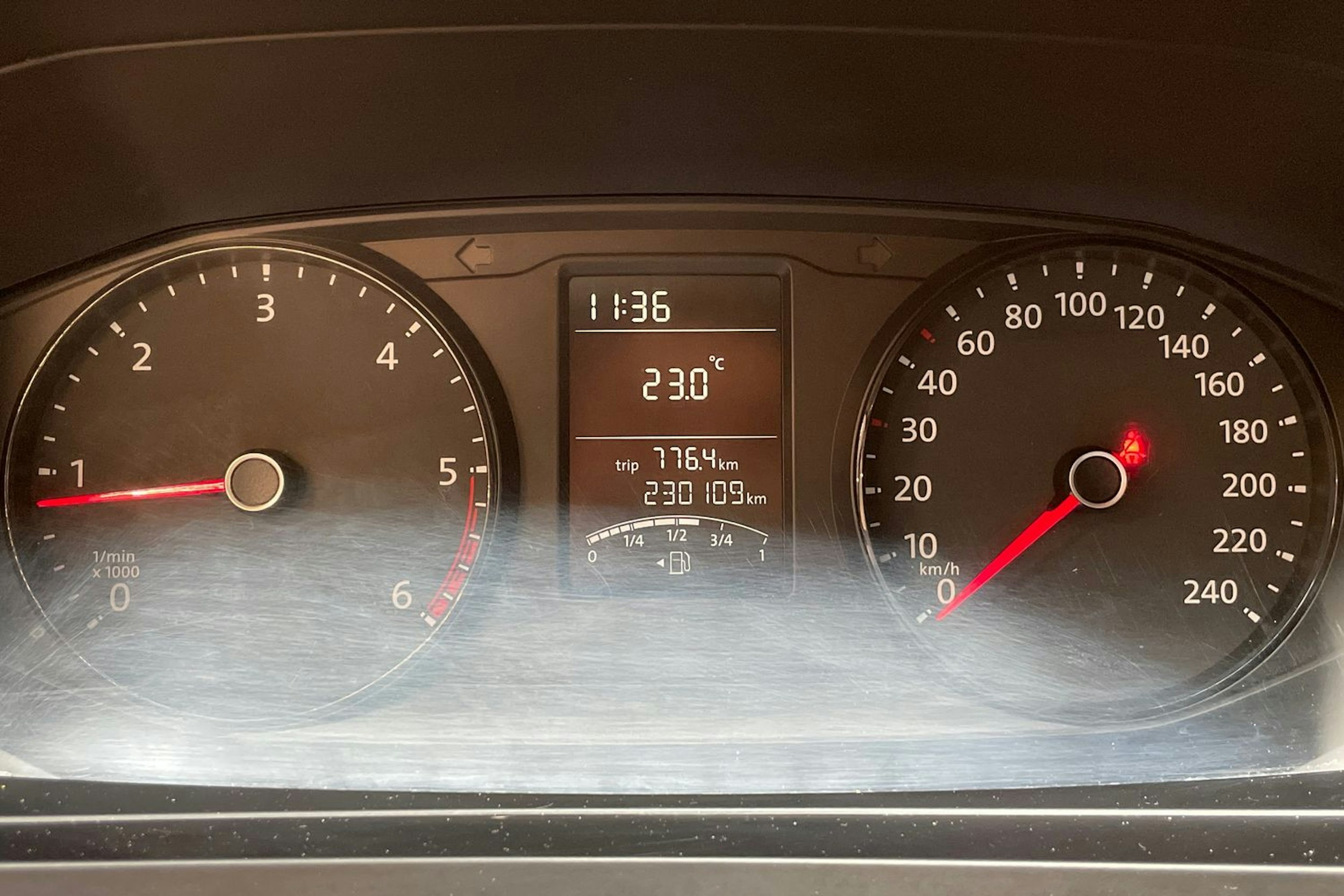 musta Volkswagen Transporter 2017 kuva 18.