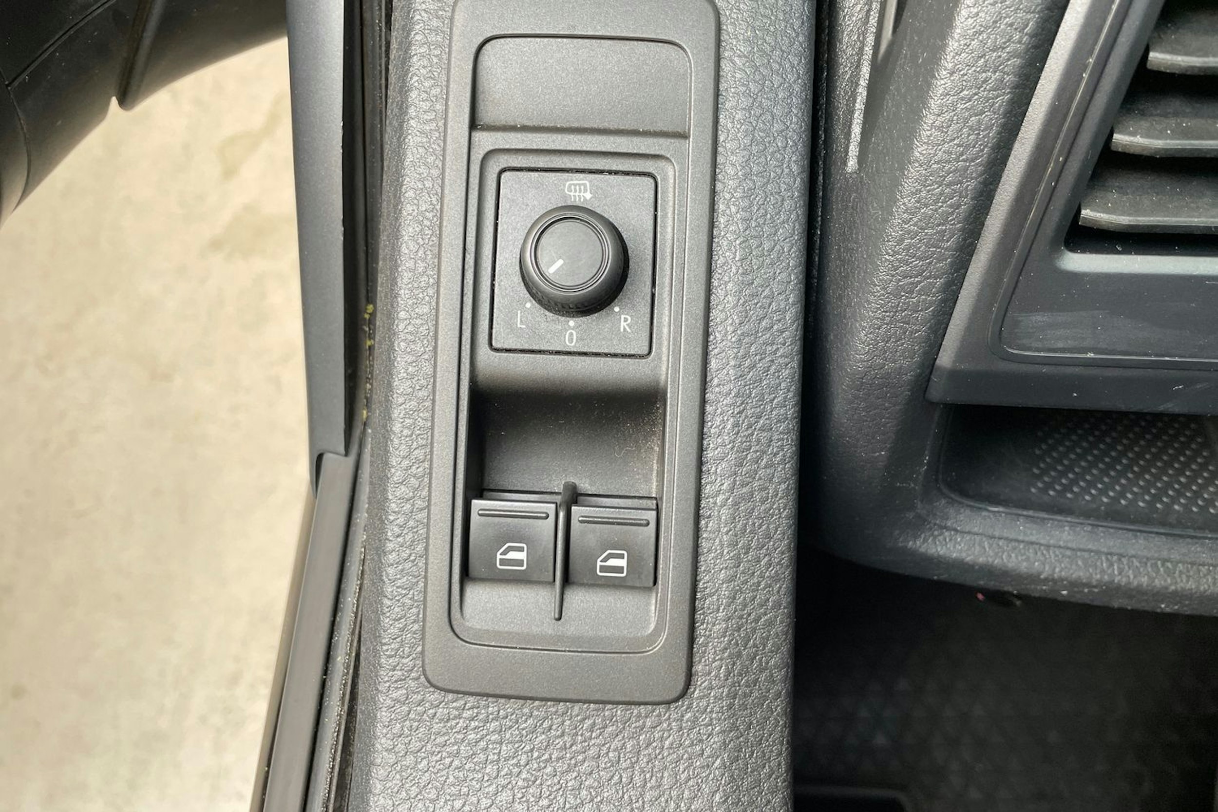 musta Volkswagen Transporter 2017 kuva 26.