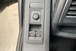 musta Volkswagen Transporter 2017 kuva 26.