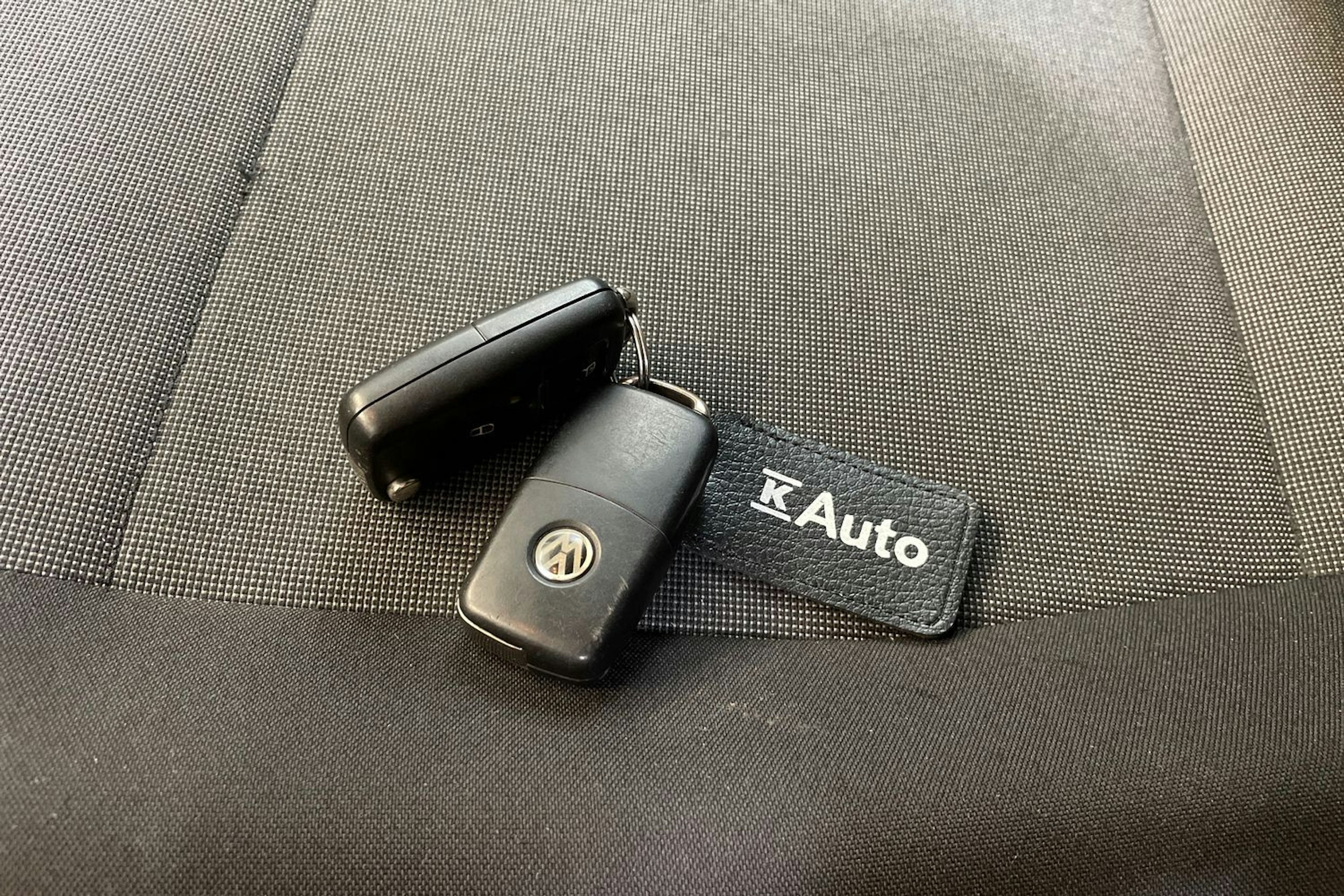 musta Volkswagen Transporter 2017 kuva 28.
