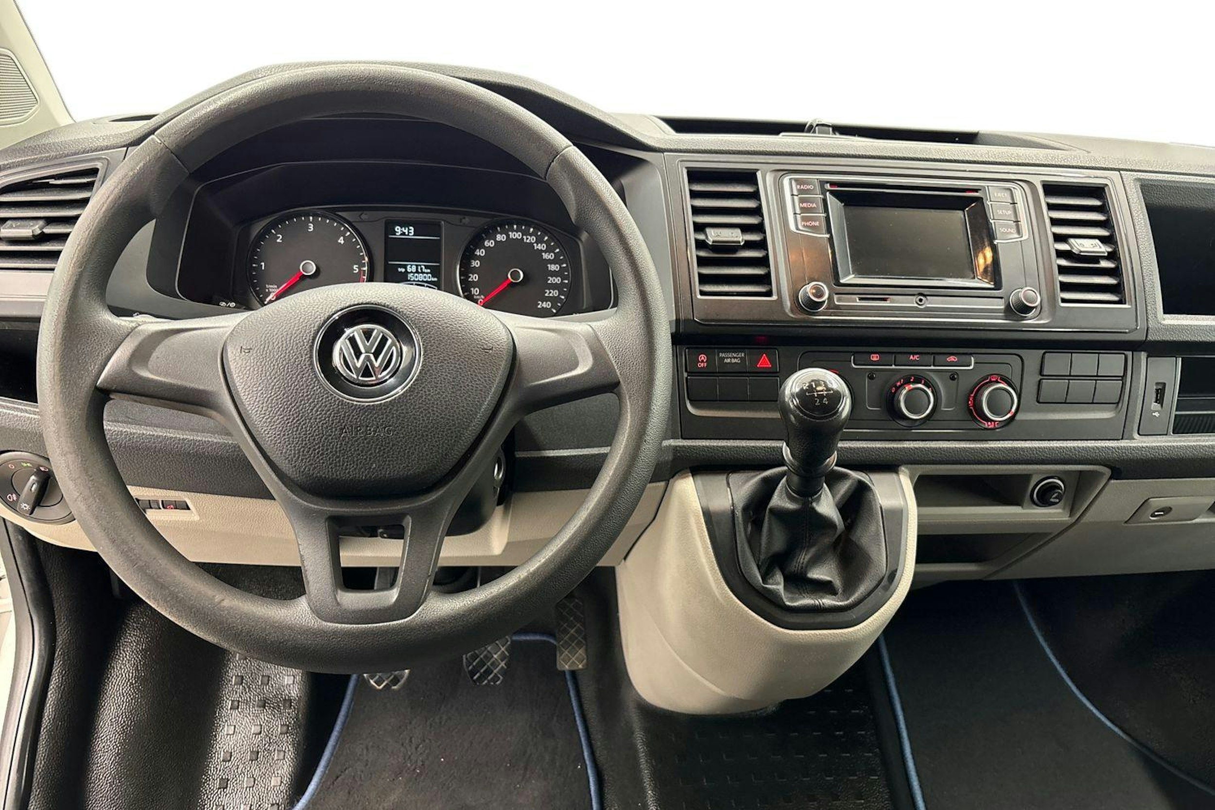 Valkoinen Volkswagen TRANSPORTER 2017 kuva 9.