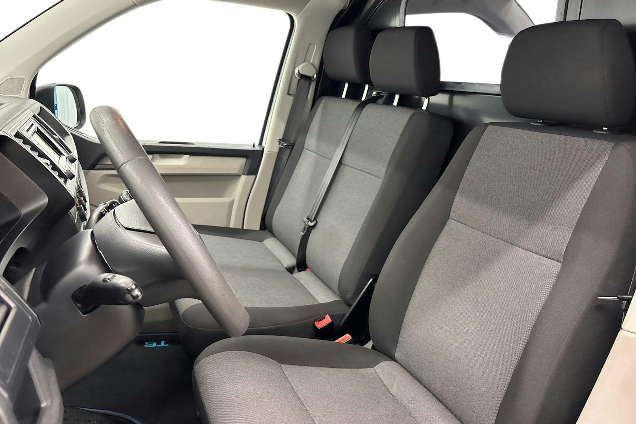 Valkoinen Volkswagen TRANSPORTER 2017 kuva 10.