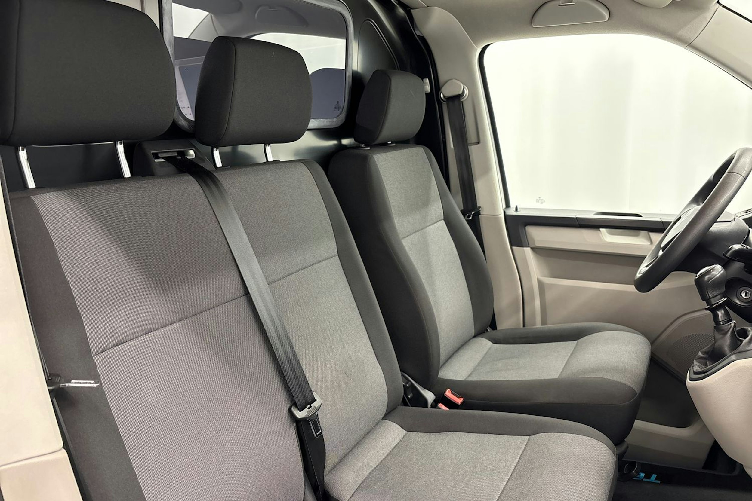 Valkoinen Volkswagen TRANSPORTER 2017 kuva 14.